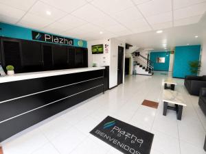 l'atrio di un ospedale con sala d'attesa di Hotel Plazha Express a Tuxtla Gutiérrez