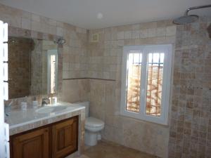 Koupelna v ubytování B&B L'Estuve provencale