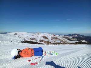 a pile of equipment on a snow covered slope at Çambaşı Villa Bella in Ordu