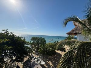 a view of the ocean from a resort at La Casa de la Tortuga in San Onofre