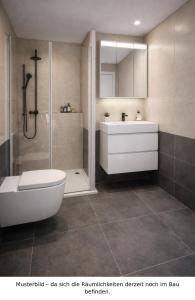 ein Badezimmer mit Toilette, Waschbecken und Dusche in der Unterkunft HelloStay Zug Studios in Hünenberg