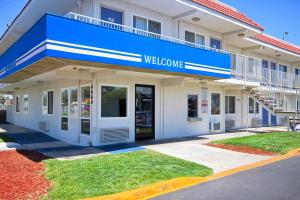 Gallery image of Motel 6-Fresno, CA - Blackstone South in Fresno