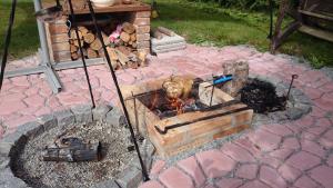 Gril dostupný pro hosty v chaty