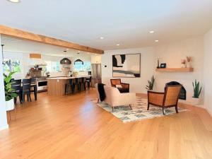 a living room with a dining room and a kitchen at Lavender House and Guest House in Ojai