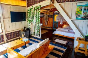 santorini-by-busybee-lake-cabins-2026