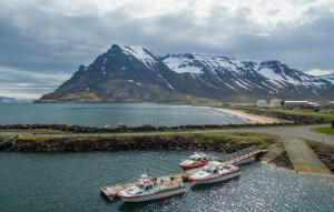 Gallery image of Einarshúsid Guesthouse in Bolungarvík