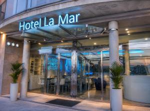 a hotel mall with a sign that reads hotel la man at Hotel Boutique La Mar - Adults Only in Peniscola