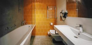 Koupelna v ubytování Kurshi Hotel & Spa