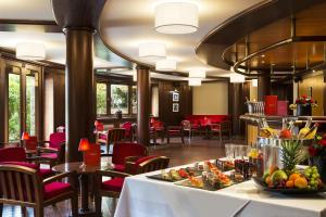 Restoran atau tempat lain untuk makan di Hôtel Barrière Le Royal La Baule