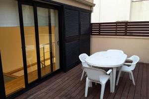 A balcony or terrace at Casas Apartamentos Gracia