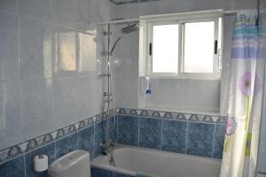 Kúpeľňa v ubytovaní Ático con terraza y vistas