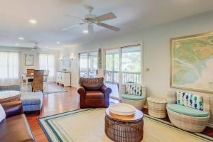 a living room with furniture and a ceiling fan at Goldie's Retreat in Edisto Beach