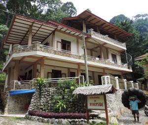 Gallery image of Riverside Guesthouse in Bukit Lawang