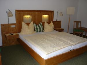 Fotografie z fotogalerie ubytování Hotel Garni Pension zur Wacht v destinaci Strobl