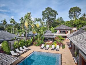 an aerial view of a villa with a swimming pool at Villa Ayundra in Lipa Noi