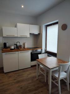 Kuhinja ili čajna kuhinja u objektu Eitorf Duplex