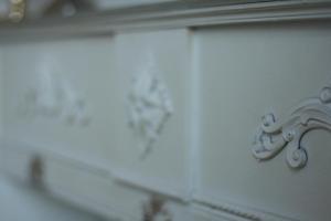 a white wall with a design on it at Alt Wien in Vienna