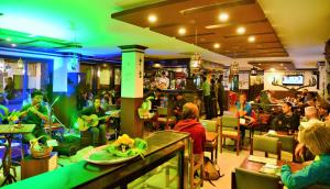 Gestir sem dvelja á Hotel Raniban Arcade