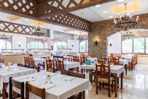 ห้องอาหารหรือที่รับประทานอาหารของ Bakour Costa Brava