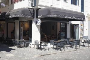 Majoituspaikan çam cahithan ravintola tai vastaava paikka