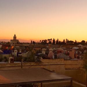 Alba o tramonto visti dall'interno del riad o dai dintorni