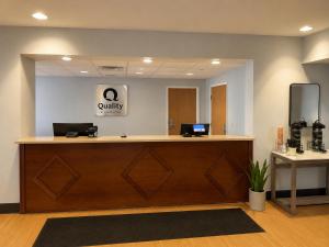 an office lobby with a reception desk and a waiting area at Quality Inn & Suites Sequim at Olympic National Park in Sequim