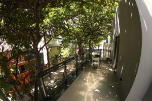 Uma varanda ou terraço em Ipanema Beach Hostel