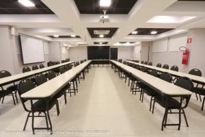 欧西塔诺阿帕特酒店商务区和/或会议室
