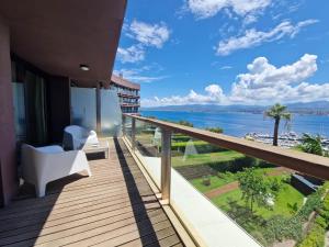 a balcony with a view of the ocean at Milazzo. Intero alloggio in affitto in Milazzo