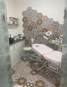 a room with a dentalificialificialificialificialificialificialificialificialificialificialificial at Dar Lala Fatma in Le Lido