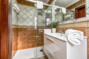 A bathroom at Windsor Panoramic Las Americas