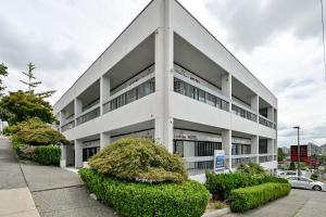 Gallery image of New Royal Inn in New Westminster