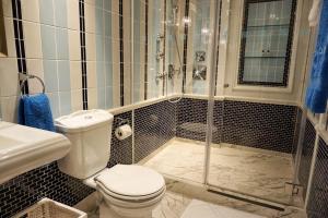 Uma casa de banho em Hotel Madera Hollywood