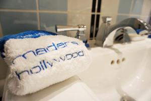 Uma casa de banho em Hotel Madera Hollywood