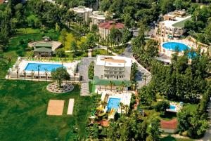 Bazén v ubytování Club Sidelya Hotel nebo v jeho okolí