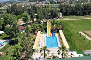 Bazén v ubytování Club Sidelya Hotel nebo v jeho okolí