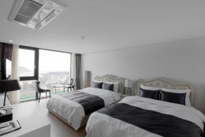 Gallery image of Eins Hotel in Seogwipo
