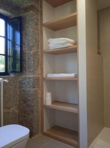 Kamar mandi di Casa Quinteliña