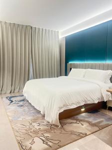 Gallery image of Dongfang yaduo hotel in Douala +17 photos