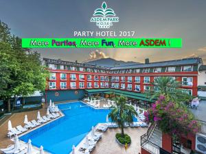 Bazén v ubytování Asdem Park Otel nebo v jeho okolí