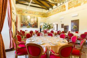Restaurace v ubytování Castello di Altomonte