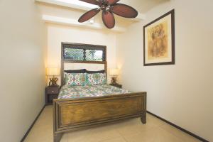 Giường trong phòng chung tại Pae Moana, Rarotonga