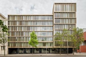 an office building with many windows at MAXX by Steigenberger Vienna in Vienna