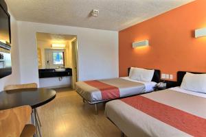 Postel nebo postele na pokoji v ubytování Motel 6-Austin, TX - North Central