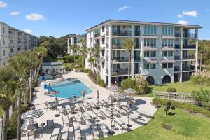 an aerial view of the pool at the resort at North Breakers 201 in Saint Simons Island