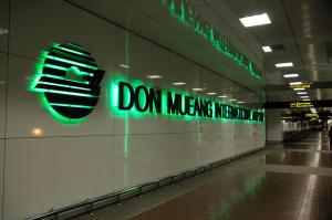 Botanic Service Room at Impact Muangthongthani - SHA Certified的证书、奖牌、标识或其他文件