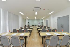 Espace de conférence ou salle de réunion dans l'établissement POP! Hotel Timoho Yogyakarta