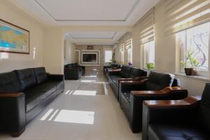 A seating area at Gizem Pansiyon