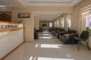 A seating area at Gizem Pansiyon