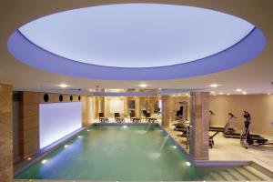 The fitness centre and/or fitness facilities at Divani Palace Larissa